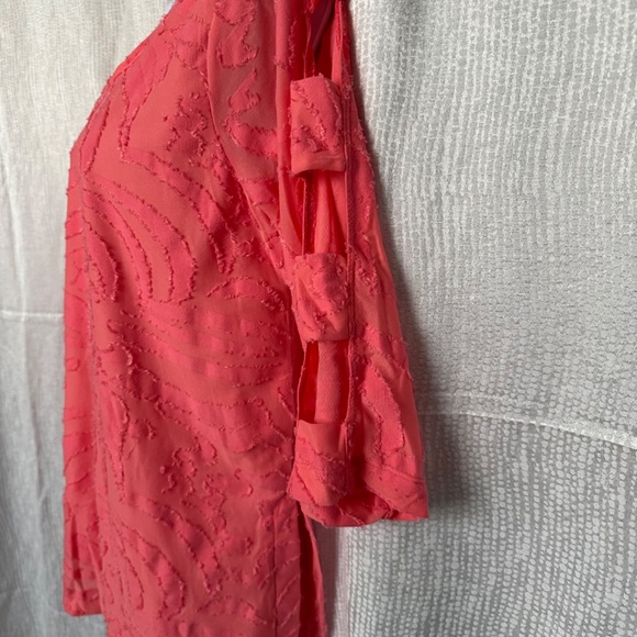 LULU B, melon/ pink, 3/4 sleeve  with cut outs, top, size M - Picture 2 of 6